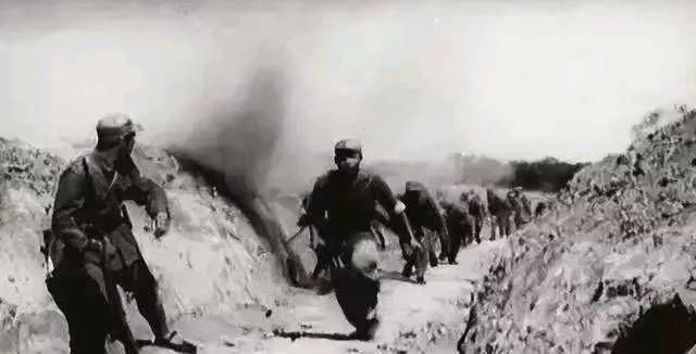 1939 年 2 月，日军突袭了原来由八路军控制的当时全国最大金矿 —— 玲珑金