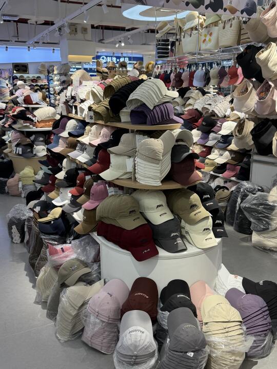 大胡同这家帽子店太全了吧