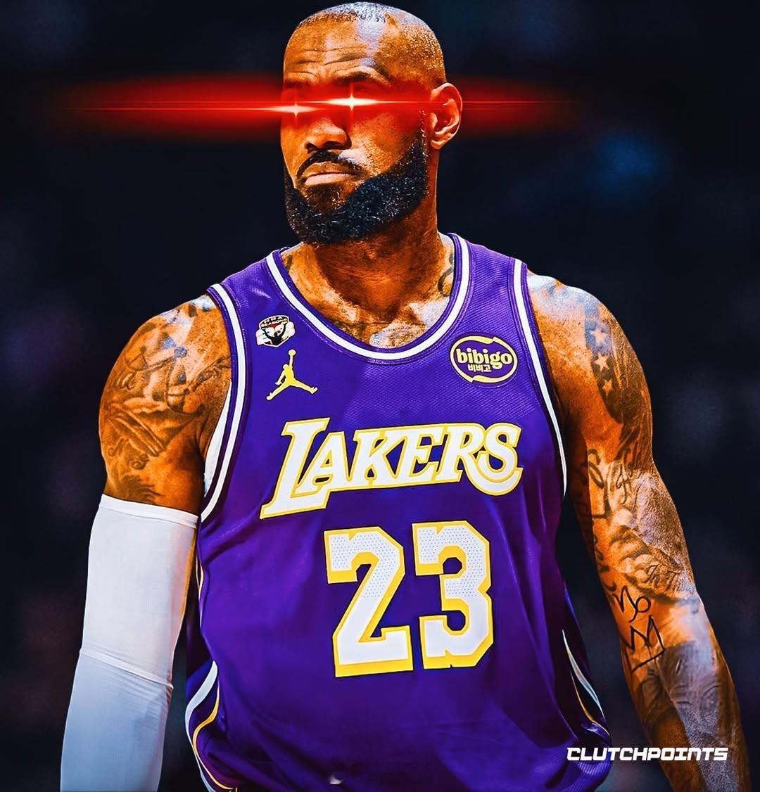 当詹姆斯的球队在季后赛系列赛2-0领先时，他的系列赛战绩是24晋级0淘汰，其中在