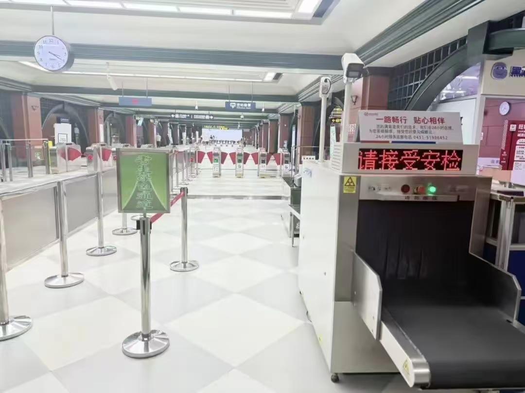 高考期间，哈尔滨地铁暖心推出助考福利。每日6:30至19:30，考生可携一名陪同