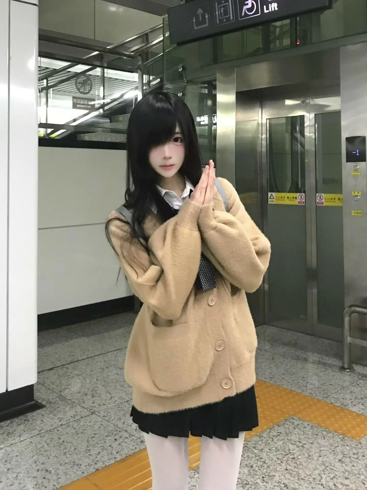 偷看 逃避 躲闪 我的哑剧