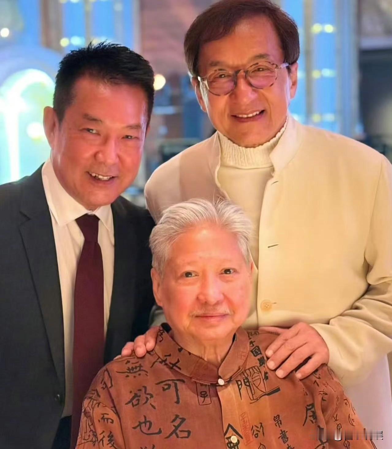 洪金宝成龙元彪，罕见同框！
 
8月3号，洪金宝成龙元彪三个人，一起冲上热搜，他