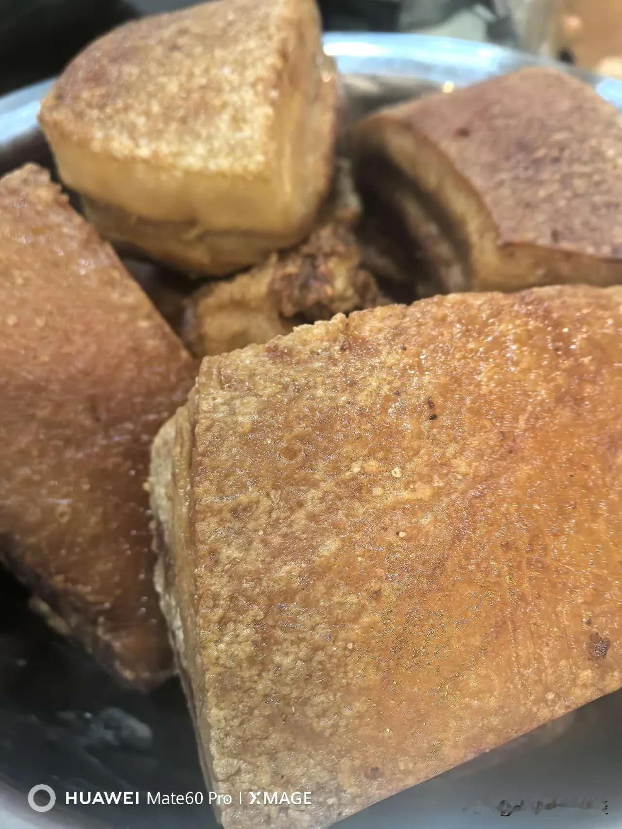 冬至，一个充满温情与期盼的日子，在我国各地都有着不同的习俗。而在广西玉林，人们更