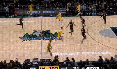 还好康利回场失误，里夫斯打主控已经送出15次助攻湖人vs森林狼 ​​​