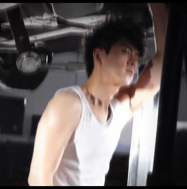 栈桥边踏春觅食，春韭海蛎煎鲜甜软嫩，一口尝尽岛城春意，还有福利等你来抢～一边打卡