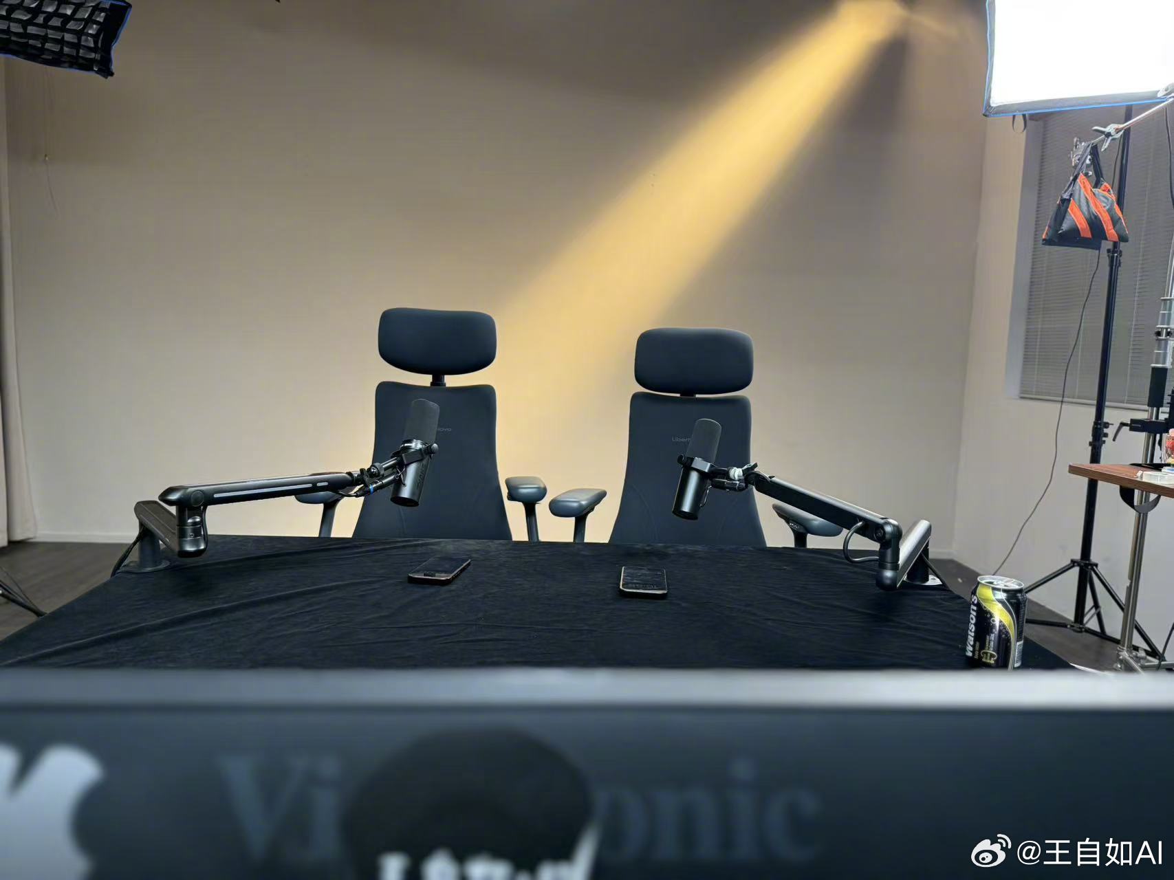 今晚20:00，我约了一位擅长于装修的天才顶流朋友来我的直播间一块唠嗑闲聊，你们