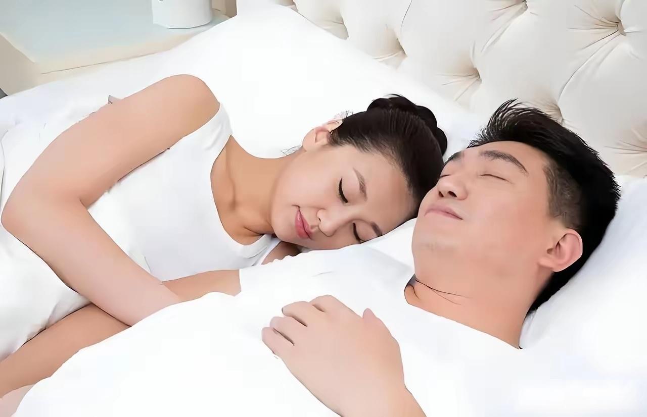 “做鬼也风流！”男子外派出差，与美女酒后发生关系后猝死，家属申请工伤被驳，法院判