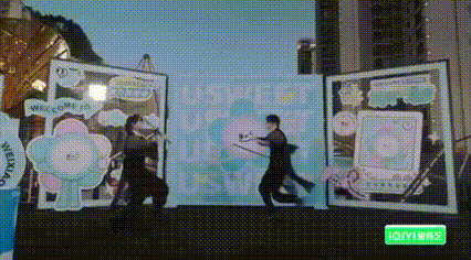 高颜值外国兄弟在中国节目表演舞剑外国兄弟登上中国节目舞剑，凭借高颜值与精湛技艺，