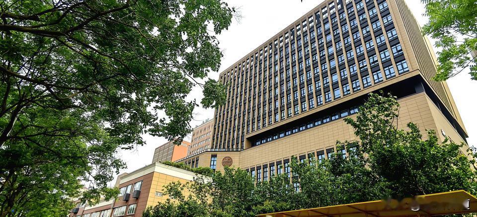 在我国超发展历史超一百年、年收入超一百亿的医院中，当数这一家医院是历史最悠久的了