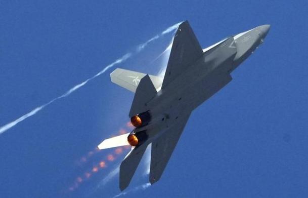 印度媒体《欧亚时报》：“中国必须尊重日本军事实力，在与日本发生军事冲突之前要三思