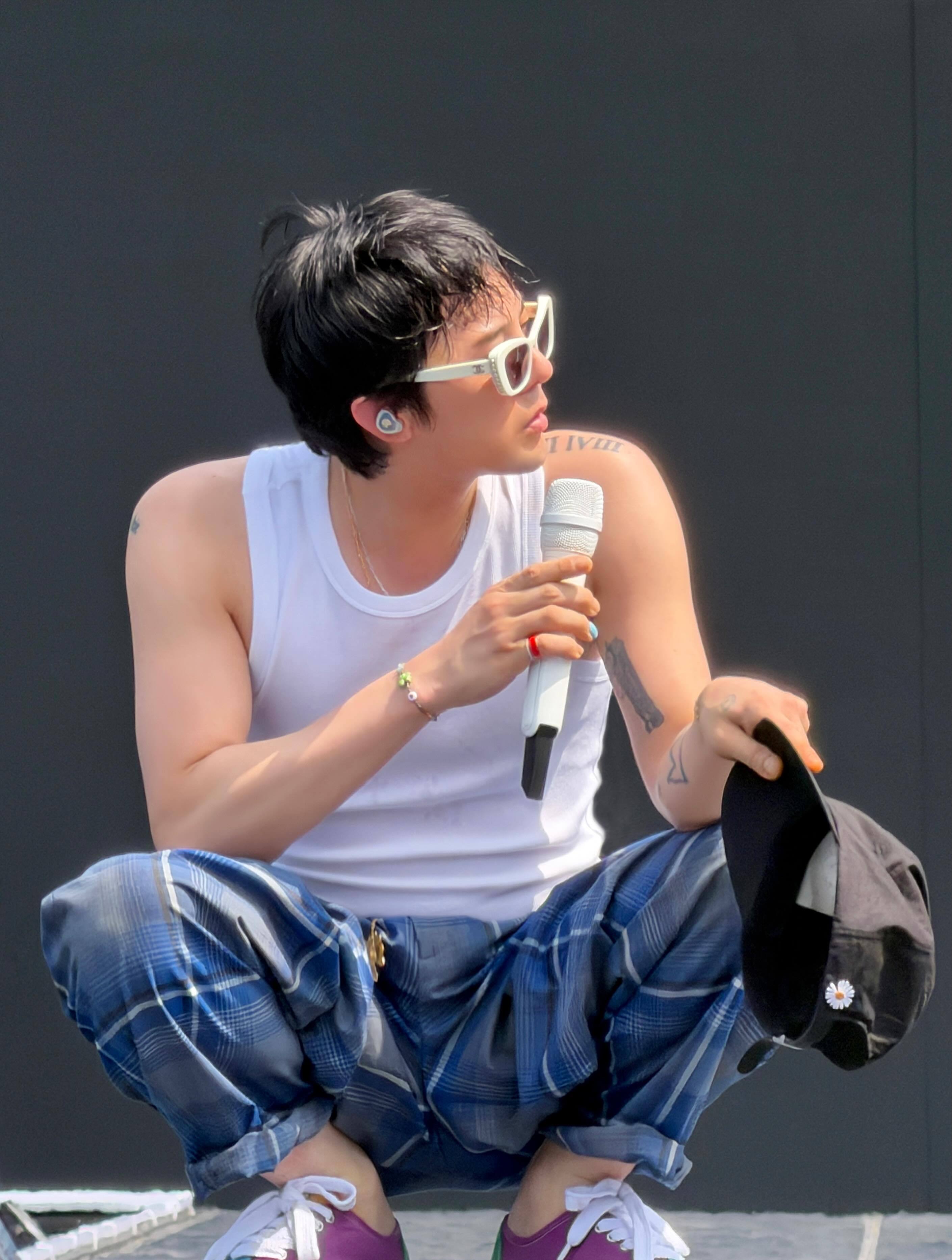 权志龙 260531 8lo8lo8lowme更新 好瘦的小哥哥ㅠㅠㅠ欧巴穿无袖