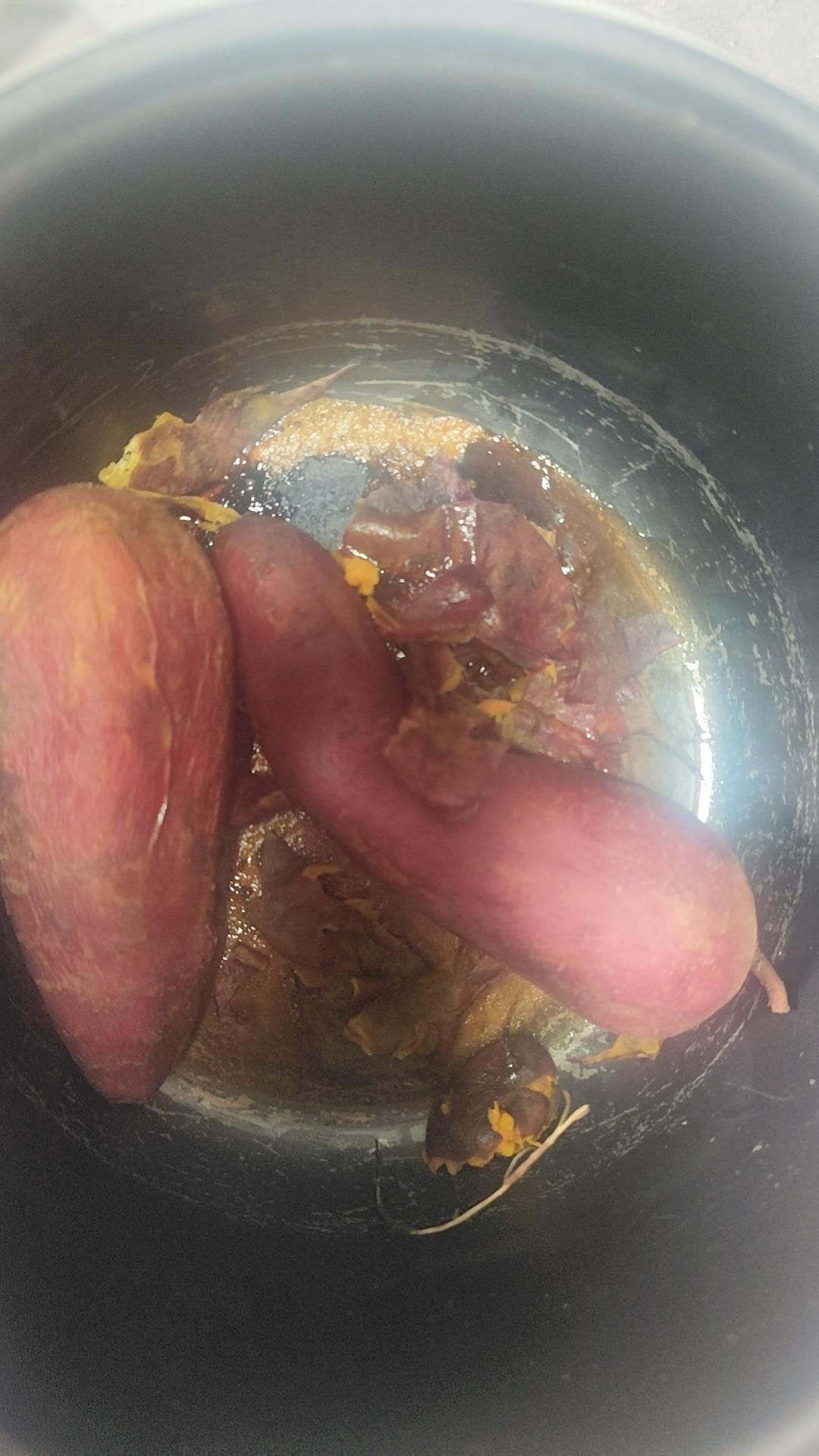 这两天忙的，只能吃红薯[黑线]而且肠胃不舒服，好难受呀。我预计是这个星期六要开业