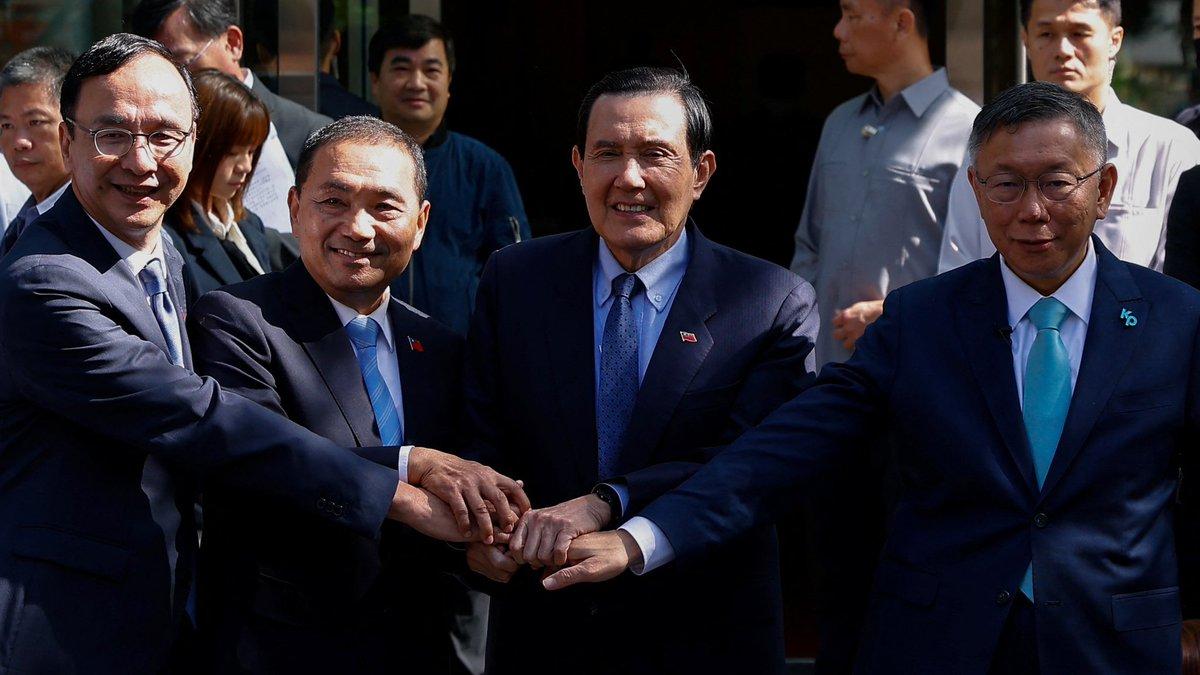 多年后狱中的柯文哲，
会不会回忆起，
他拒绝马英九蓝白合的那个遥远的下午。

世