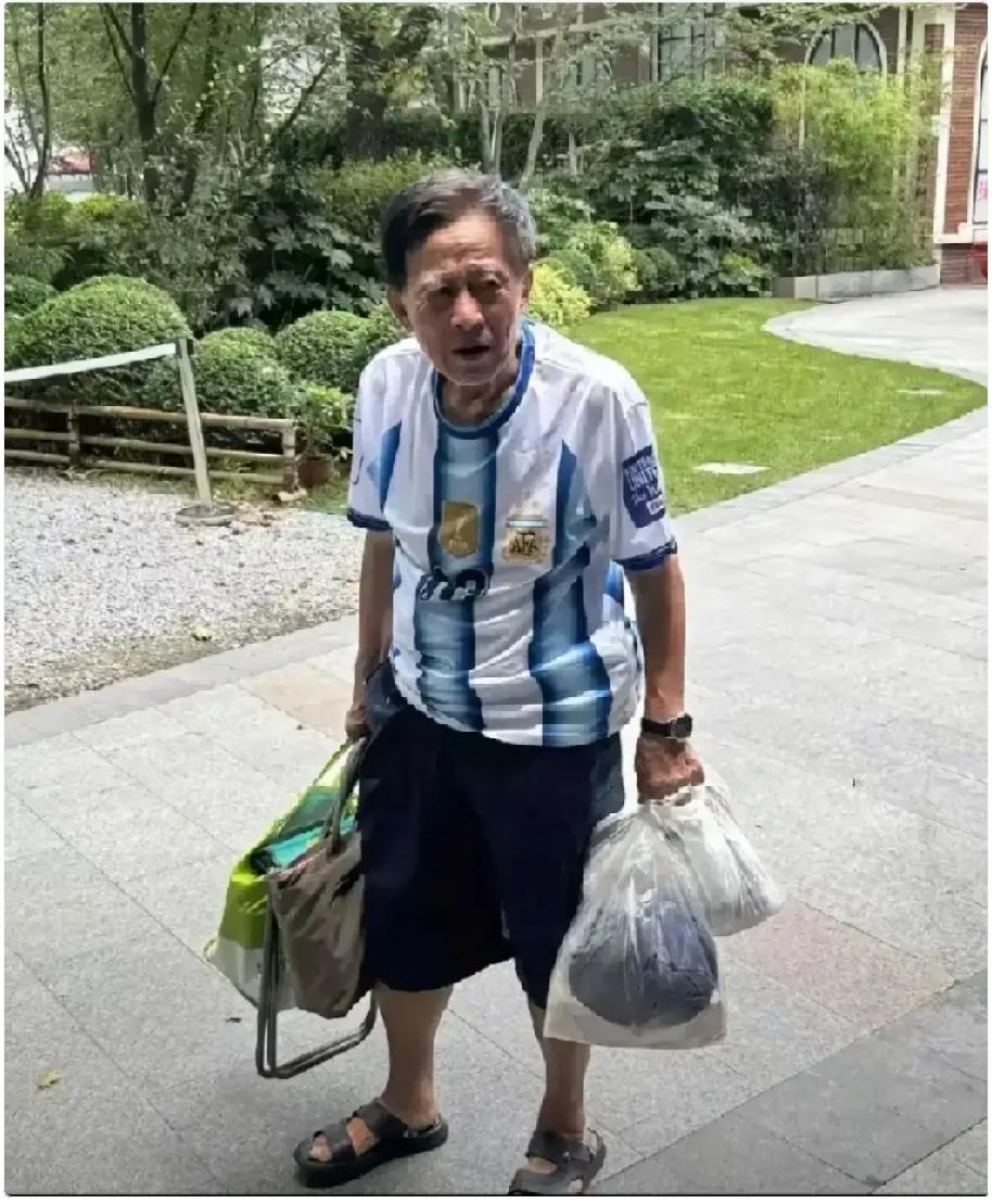 不知道上海建工爷叔的健康秘诀是什么呢？是常年坚持体力劳动，还是平日里注重多运动的