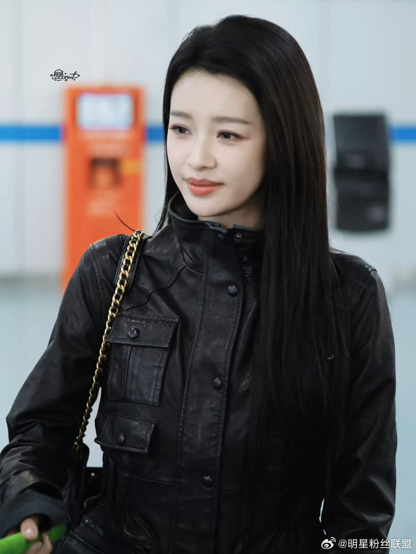 孙怡女团风穿搭也是有了新的退展 豆包到底给孙怡搭了个啥 真的要被这姐笑死了，你永