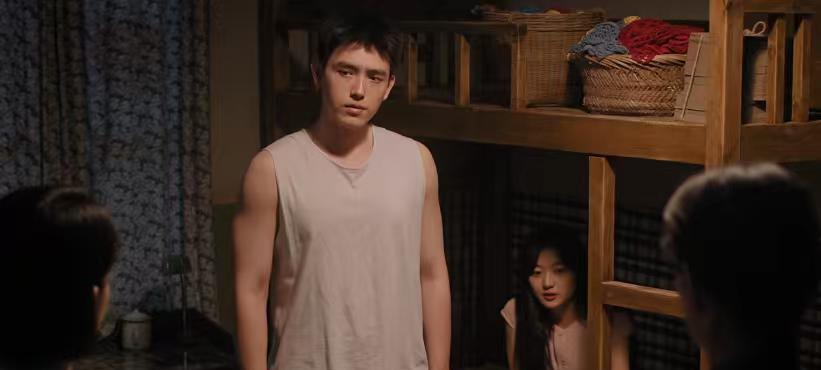 领导半夜查房想抓把柄，却被小夫妻整得一夜未眠！
这操作太解气了！
昨晚追《南来北