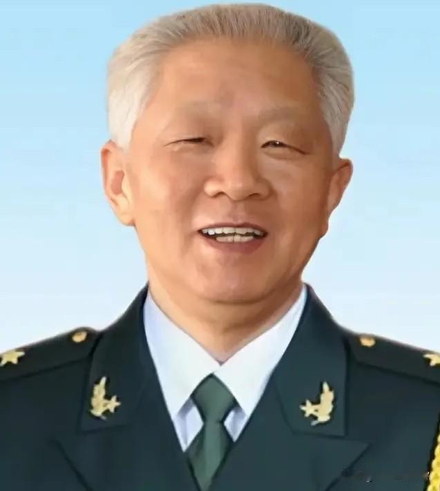 1981年，华国锋退下来后，组织部门专门找到他的秘书曹万贵，桌上摊着好几份调令，