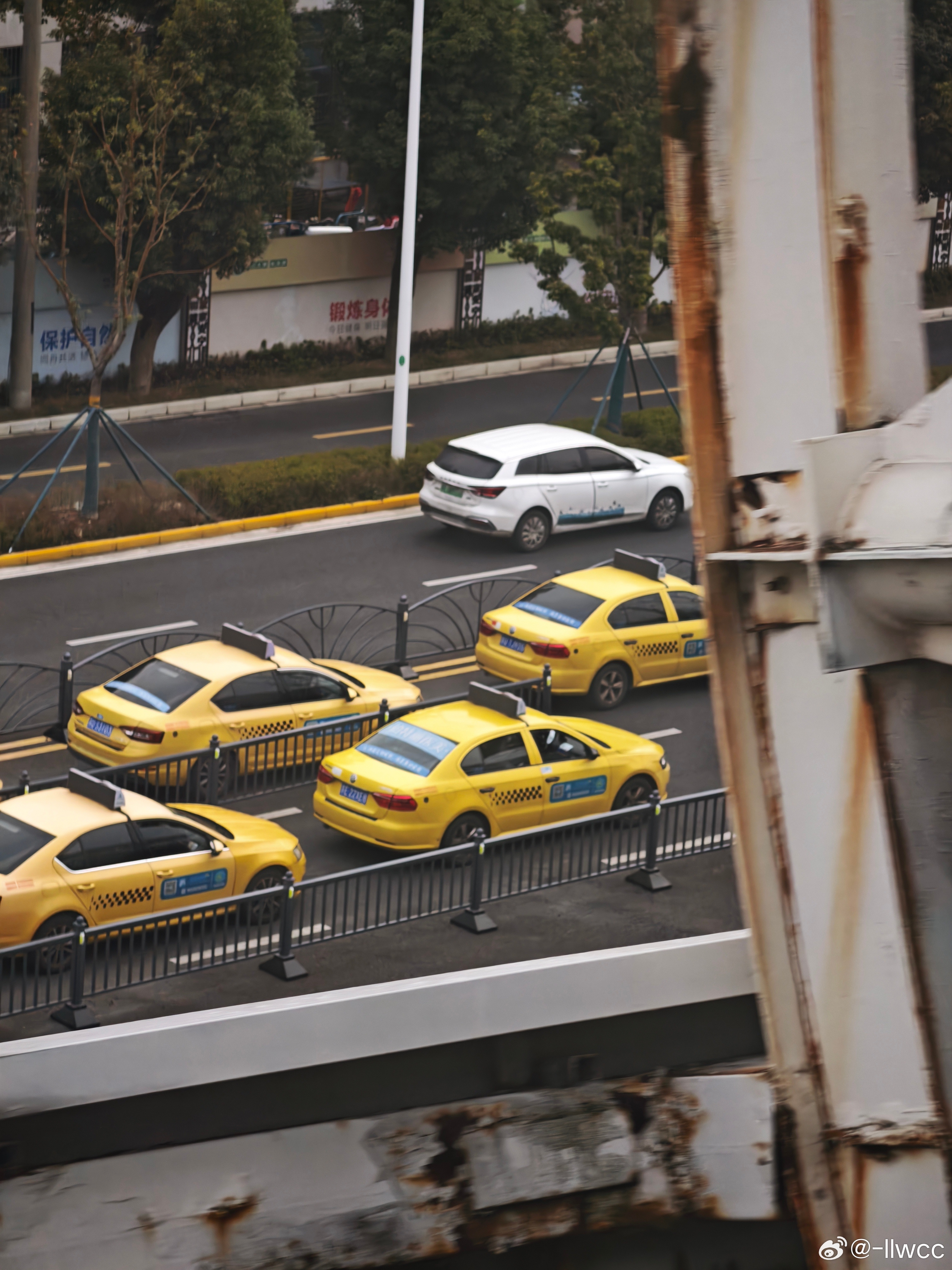 还有这么多燃油出租车，好耶 昆山