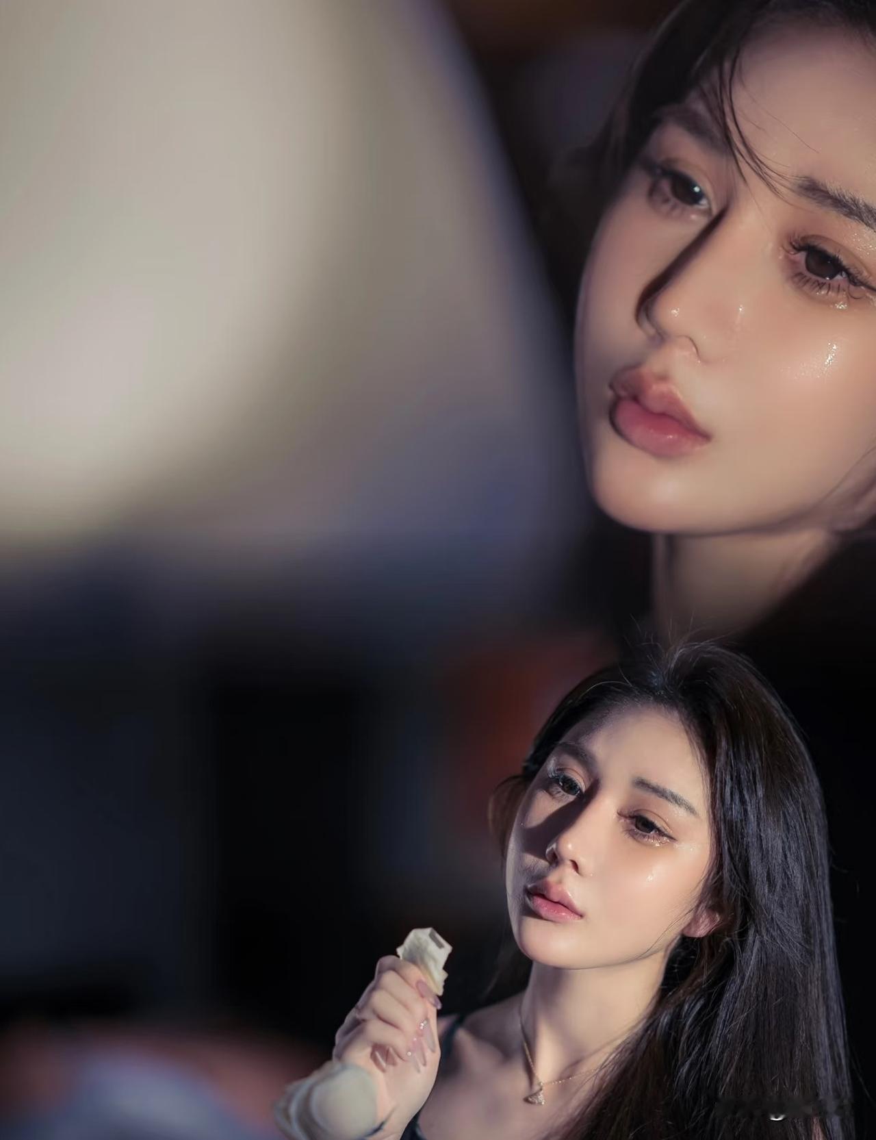 真正让女人崩溃的
从来不是背叛
 
而是那些看不见的
情绪劳动
 没有吼叫
没有