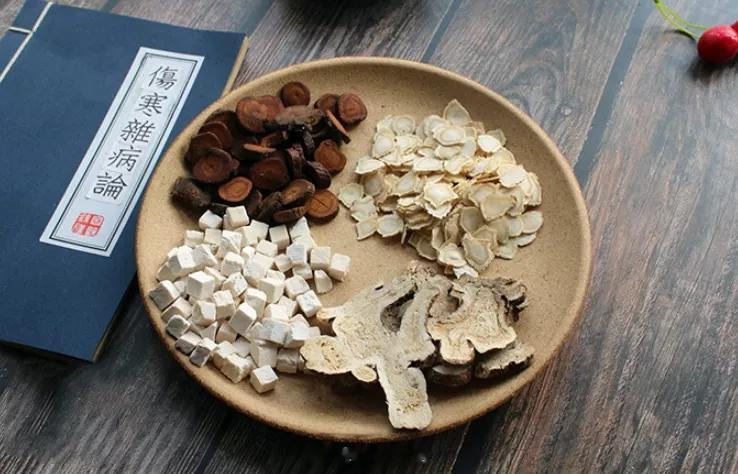 肝一硬，屁就多，总以为放屁是在排毒，听听老中医怎么说，切勿忽视：很多人觉得放屁多