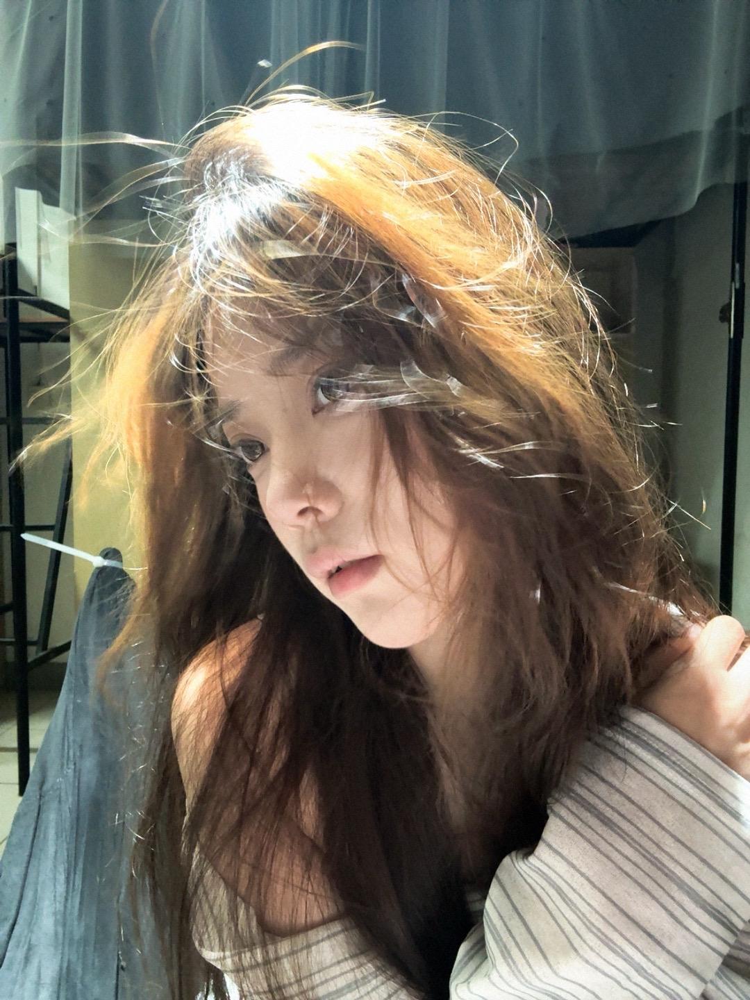 我在月光下许过情真 问你到底爱我有几分