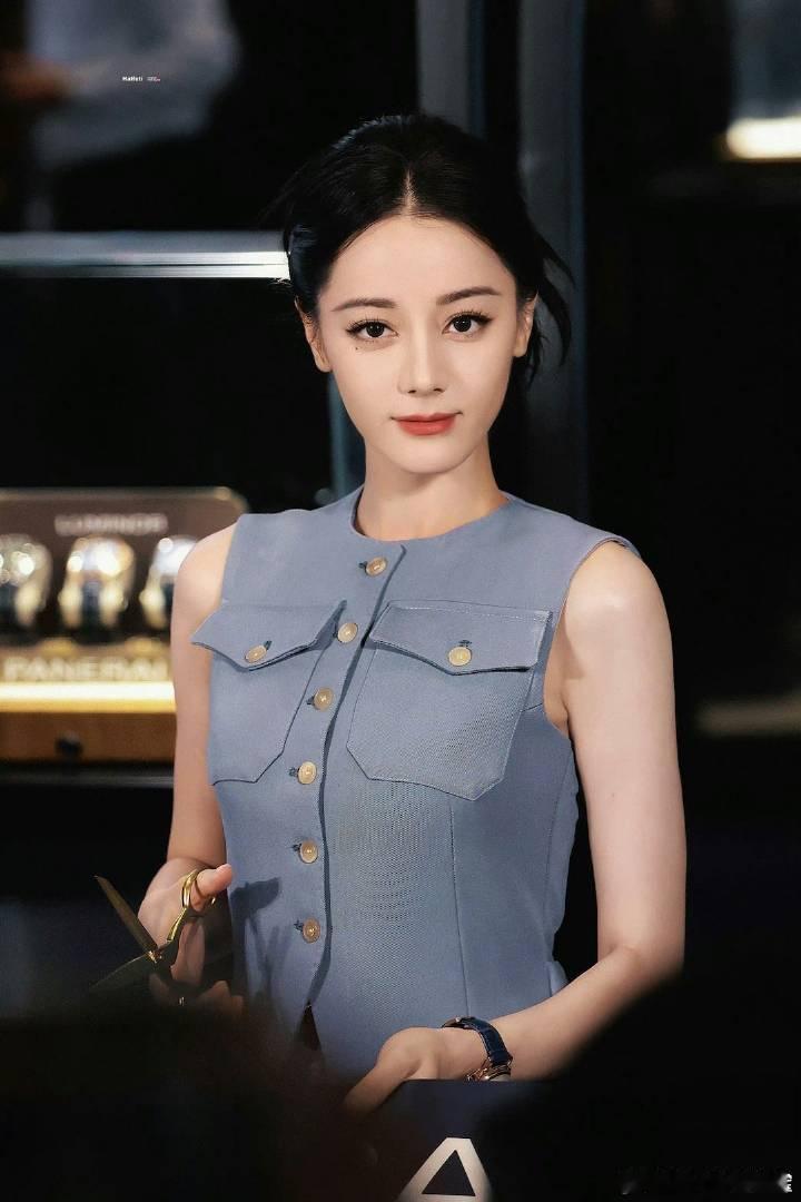 迪丽热巴迪丽热巴0603生日快乐 dlrb 今天星期巴 dlrb 迪丽热巴“其实