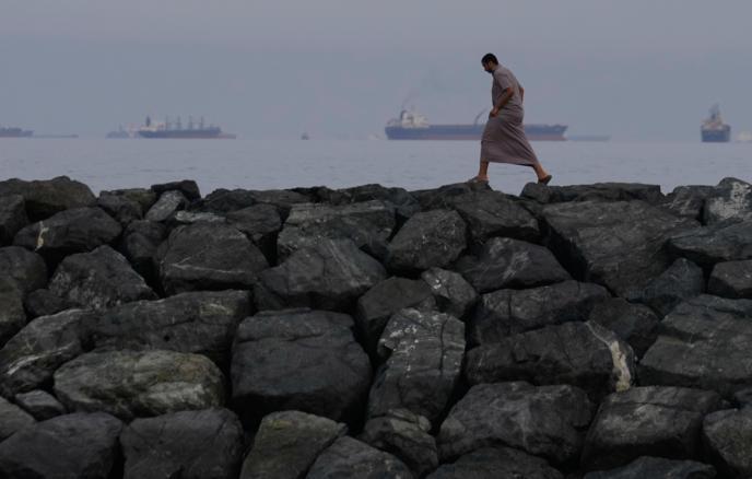 德黑兰方面宣布，霍尔木兹海峡将在冲突停火后才会开放
伊朗高级官员同时强调，必须全