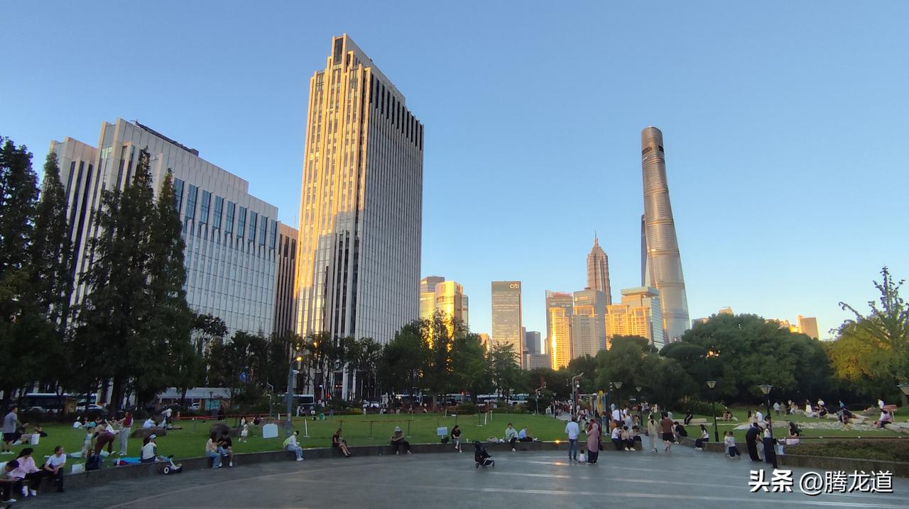 可以分享一张你拍的天空美照吗晴空的蓝天万里无云
