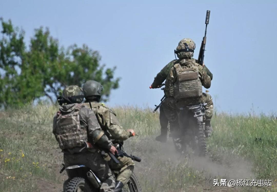 战场獠牙出鞘！美北约特种兵全域布防，火线追击意图何在？
 
随着全球地缘博弈进入
