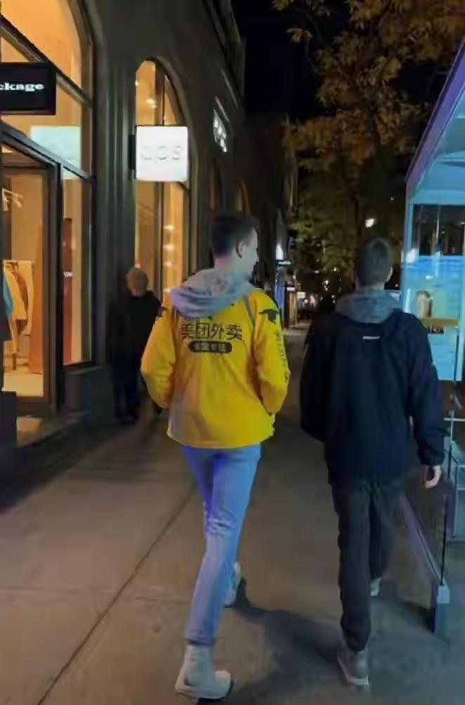真想不到，中国二手服装在欧洲火了
你要说中国二手服装在非洲火了，我是相信的，非洲