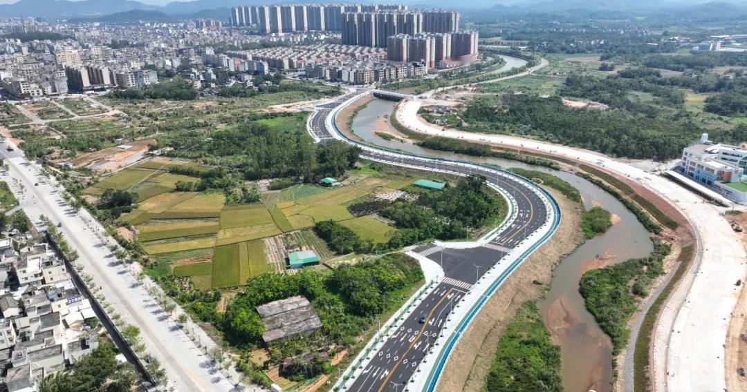 【收尾冲刺！阳西新增一条生态交通廊道】记者走访阳西县获悉，备受市民关注的阳西县城