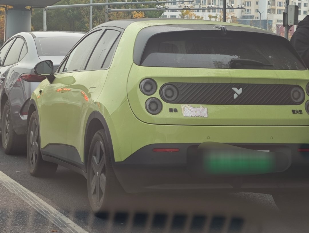 多多关照可以，但是贴后面就没有用啦[doge]，小萤火虫真心好看，现在一个月大概