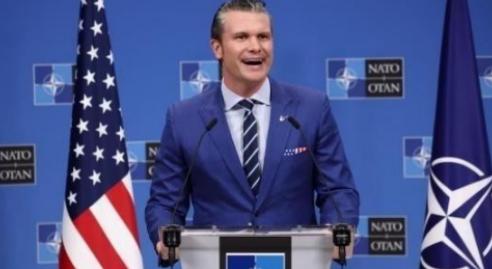 美国防长的一句话让美国人破了防，他表示中美要是开打，不出半个小时，他们的航母全得