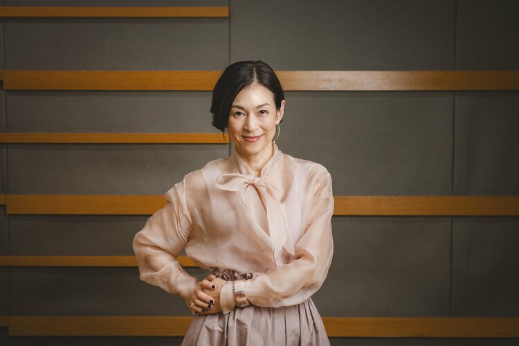 日娱新闻铃木保奈美 铃木保奈美 杂志《双叶社 the change》采访美图。 