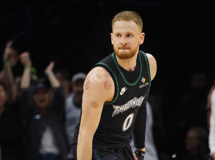 4月21日讯 NBA季后赛首轮G2，森林狼119-114力克掘金。赛后，爱德华兹