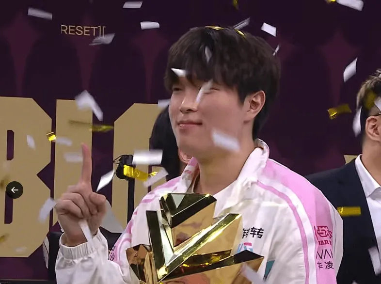 通通给Bin哥道歉！Bin夺冠后B站账号更新动态，原文如下：有没有可能，我是历史