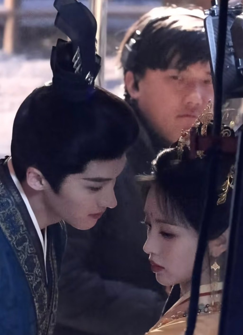 田曦薇闫桉雪中吻戏【田曦薇 闫桉】这也太像橙光立绘了 