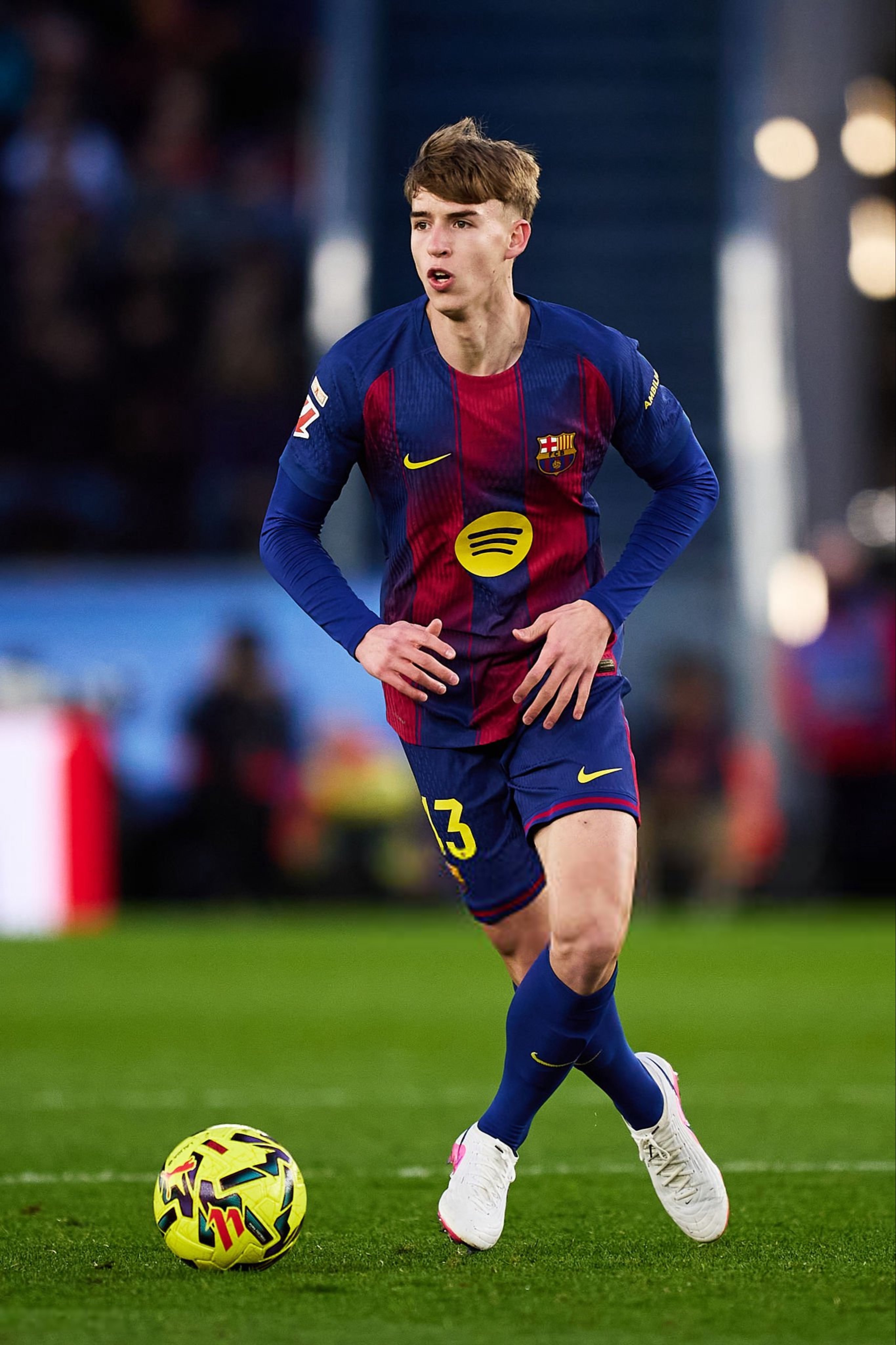 阿斯报：卡萨多目前正在考虑转会沙特阿拉伯。 他极有可能在夏天离开。弗里克告诉托马