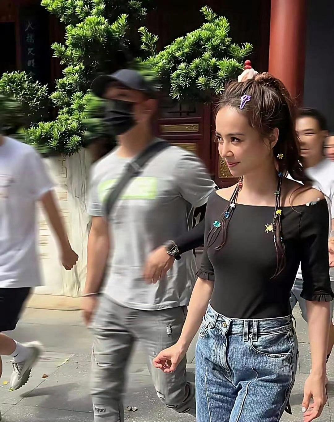 45岁的蔡依林像15岁 好显年轻 这状态真的绝了！ 