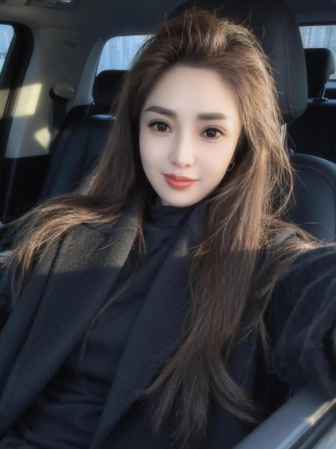 助手 车上拍照 助手助手