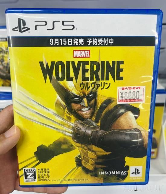 日本推主Genki_JPN晒出在商店看到的《漫威金刚狼》实体盘展示盒，值得一提的