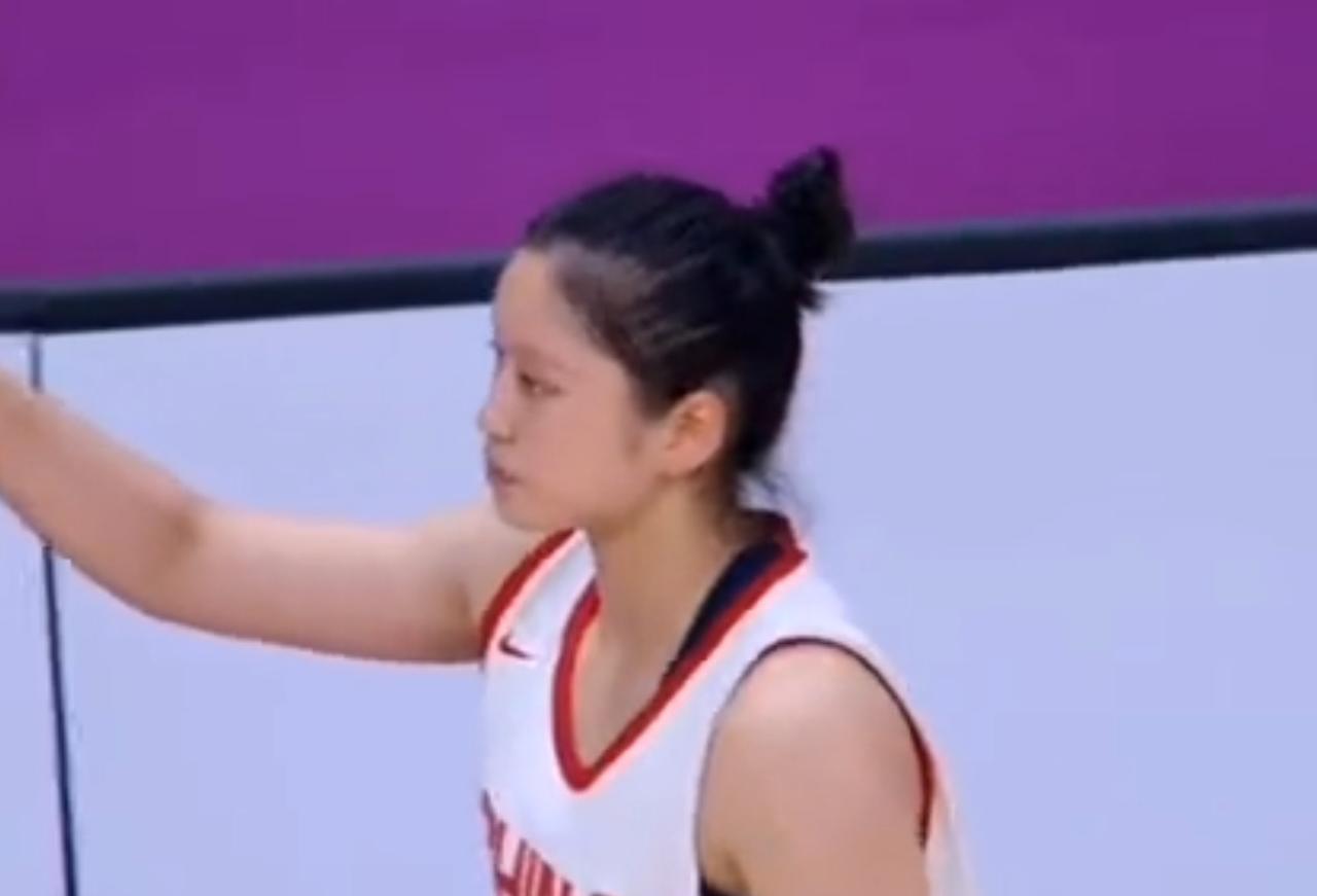 U17女篮大胜新西兰，李沅珊30分！三分太准了！[赞][赞][赞]
这小姑娘不仅