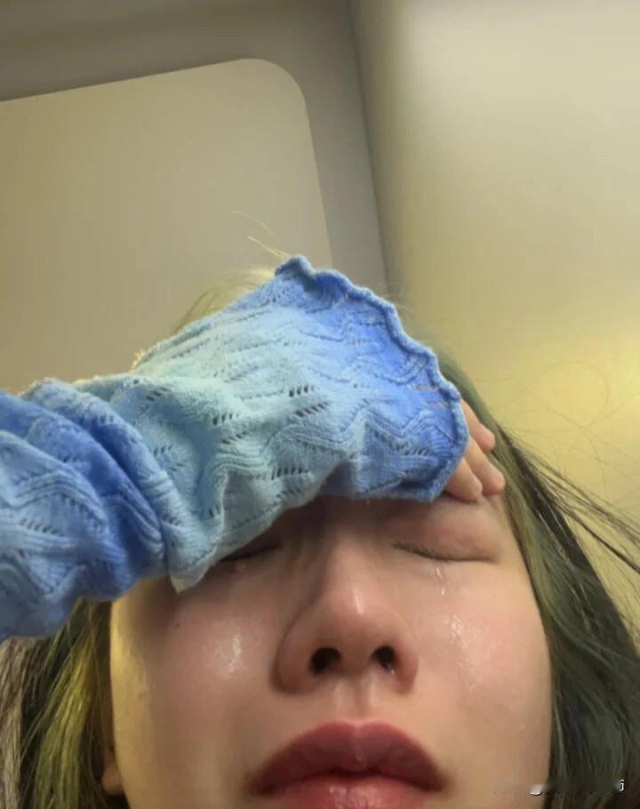 腰突急性期被迫躺平
前两天还发了一篇帖子，引来很多突友姐妹讨论
没想到睡到半夜4