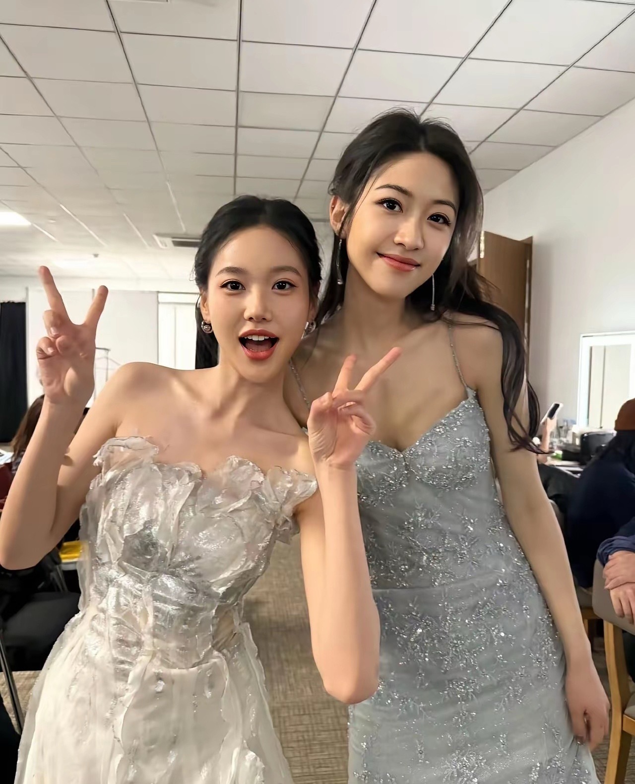 难怪大家说她是汤唯的继承人，这美貌肯定会大红大紫的。 