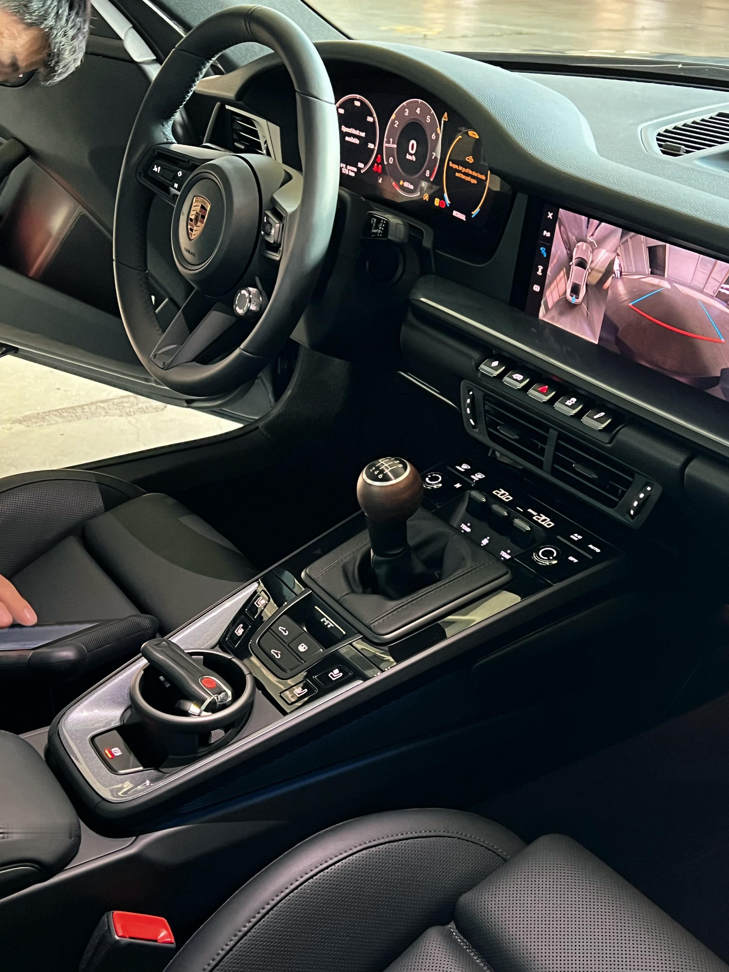 黑，灰 还没卖掉白色也来了手动挡CARRERA T  黑色，灰色，现货白色马上拆