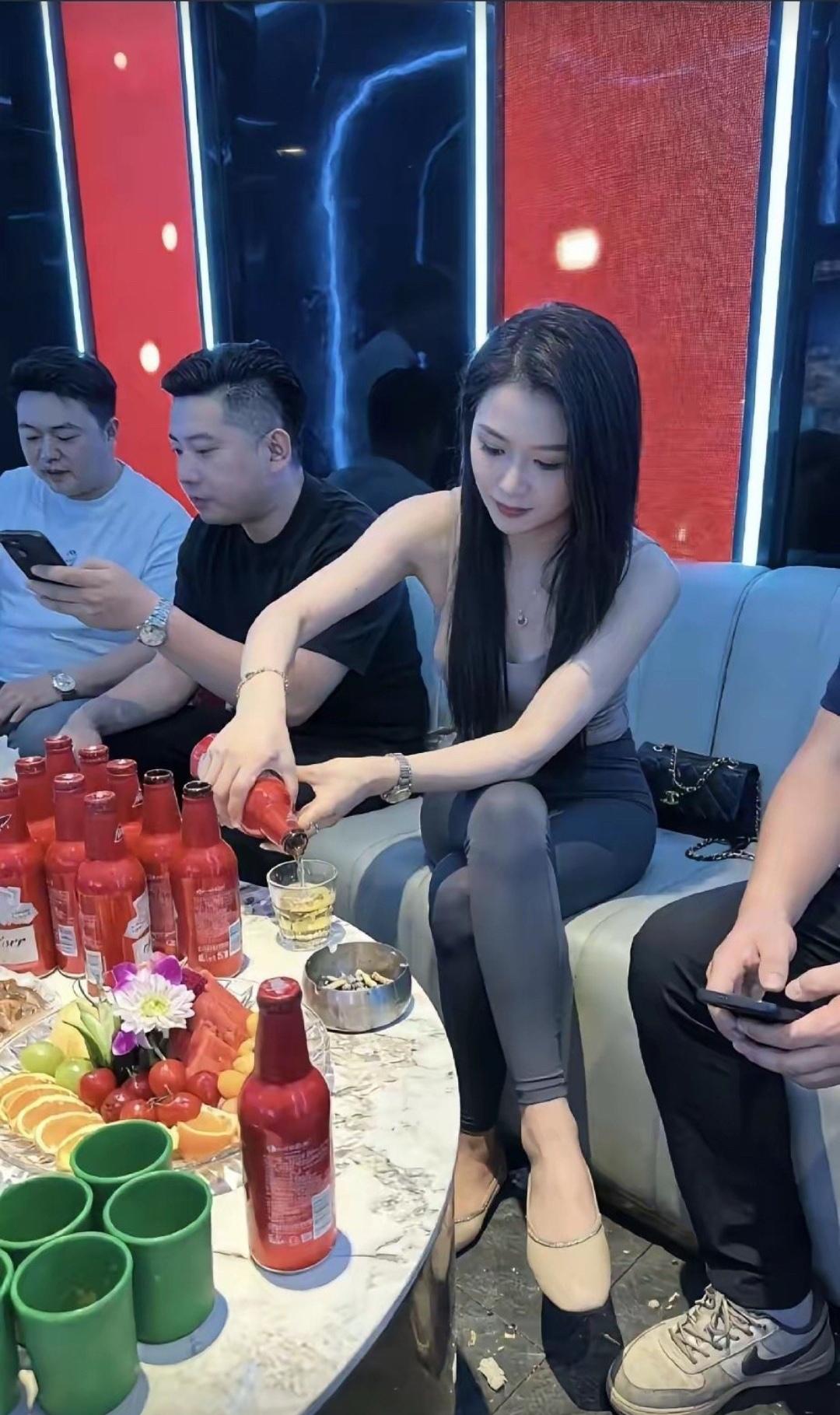 实话实说，我感觉很多普通人一辈子都可能见不到这个场面！