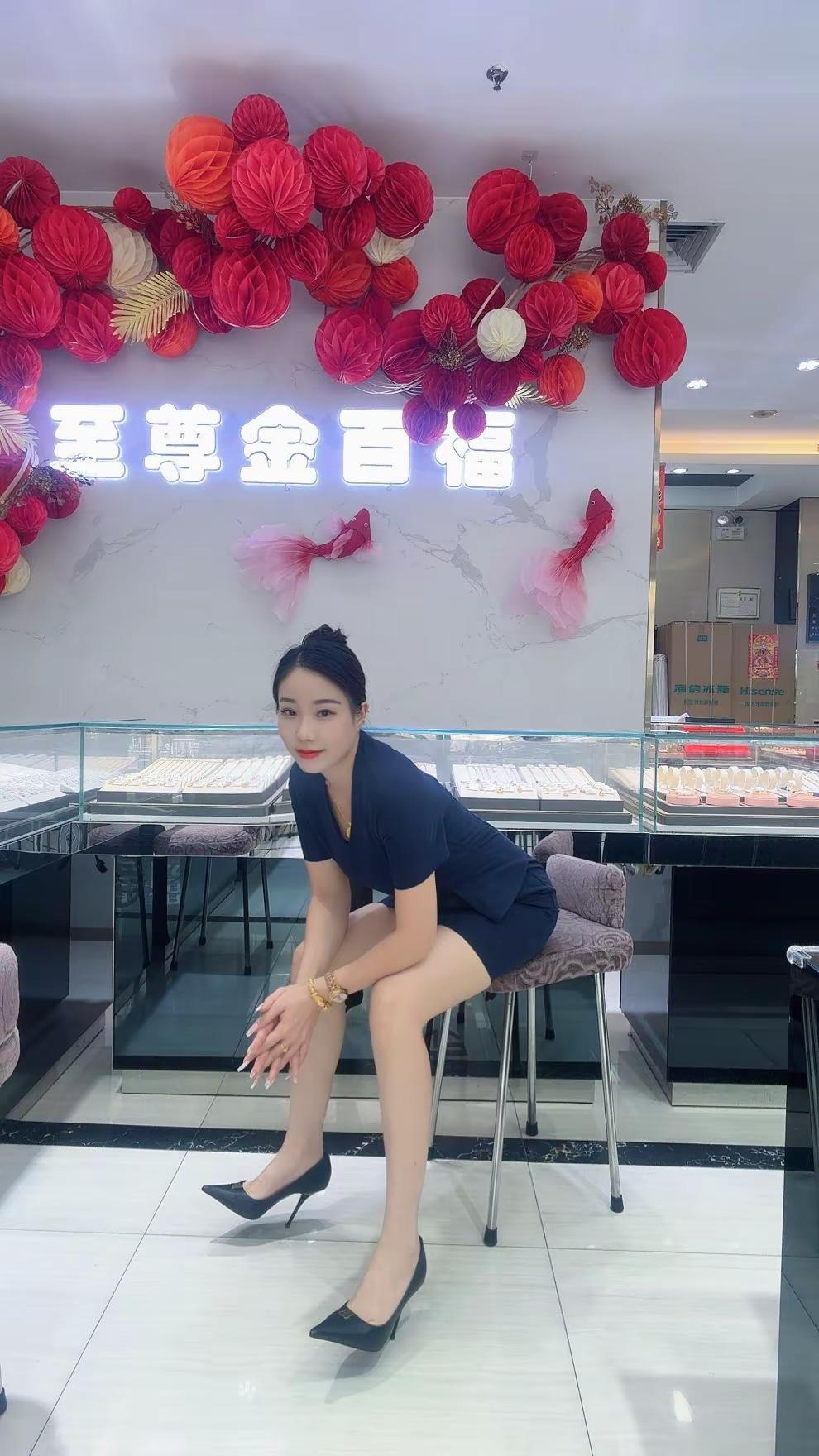 铮铮劲草 绝不动摇 珠宝💎小姐姐 卖珠宝的姑娘