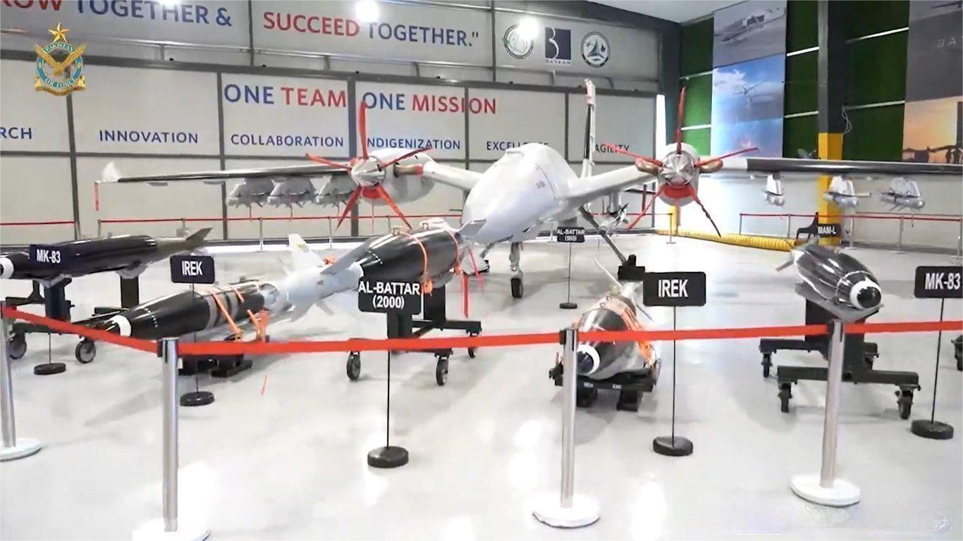 新无人机到货，巴基斯坦空军公开展示了其从土耳其引进的Akinci“游骑兵”察打一