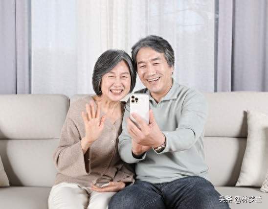 70岁后舒服的活法：没事早点睡，有空刷刷视频，平时多运动