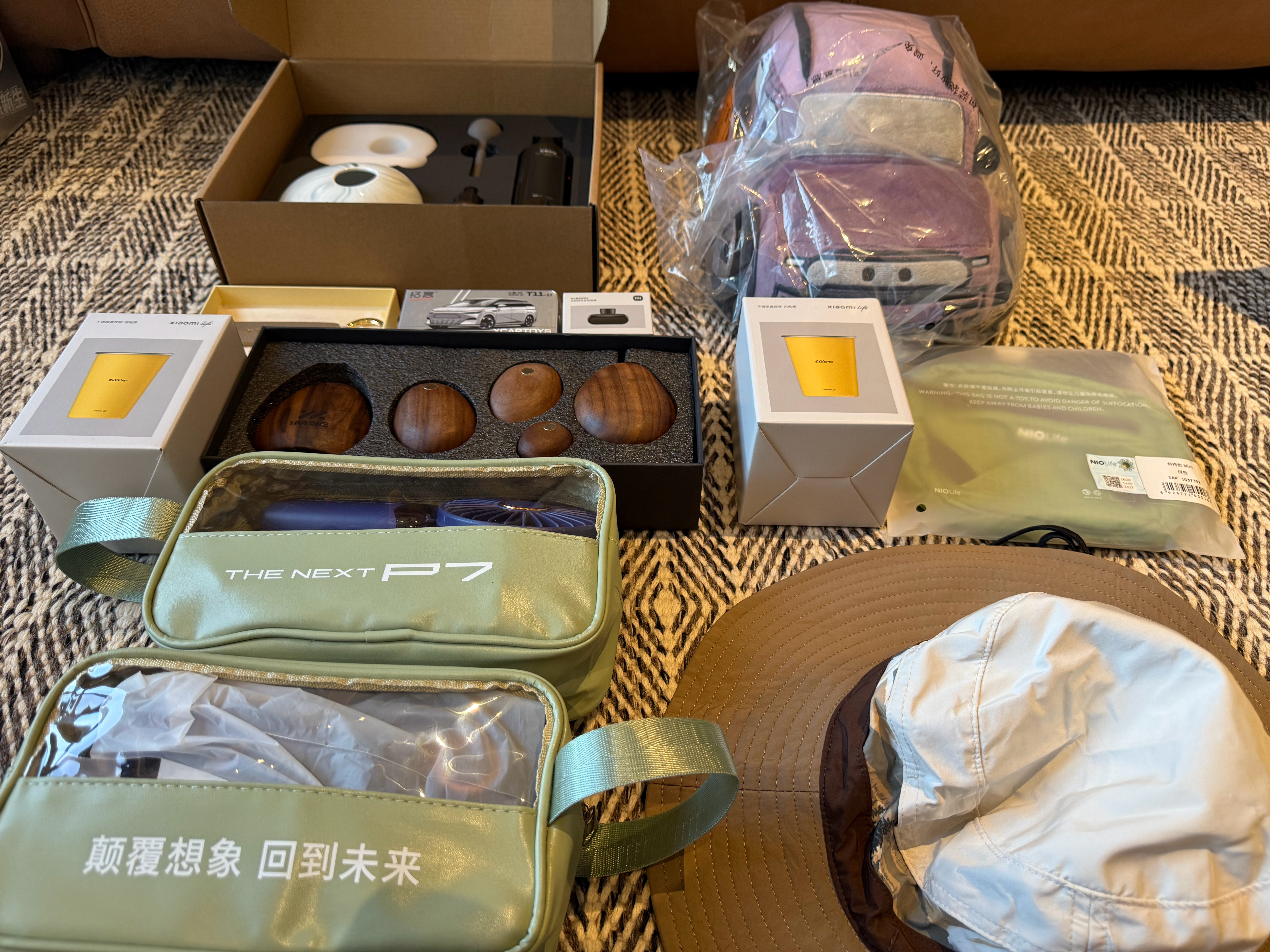 欠大家的快递今天发走哟！静静宠粉来啦  ​​​